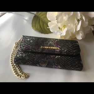 Bandolino phone case and wallet and wristlet